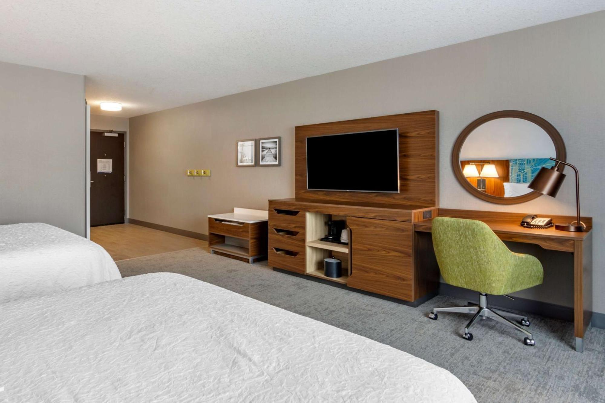 Hotel Hampton & Edmonton/west
