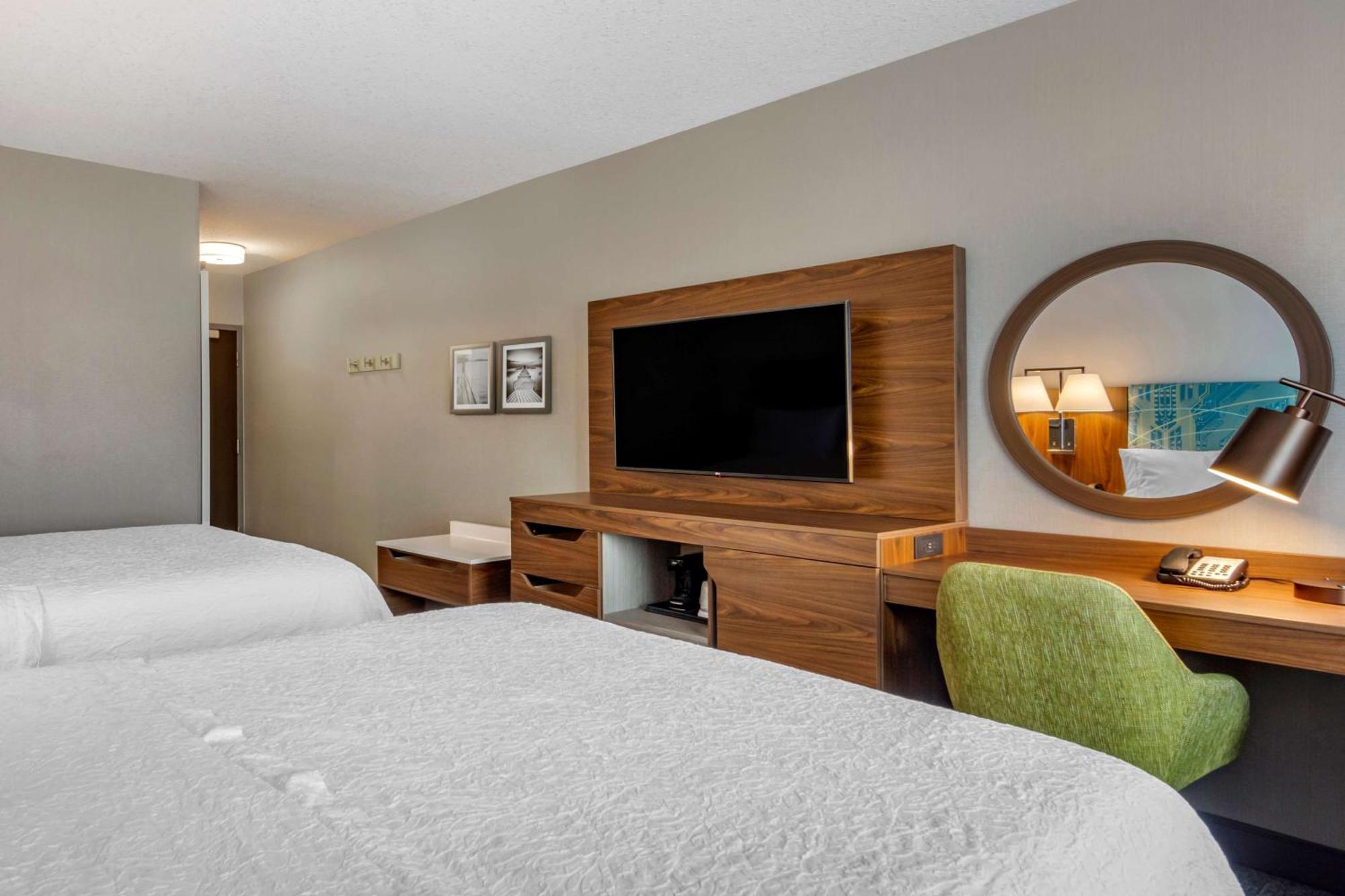 Hampton & Edmonton/west Hotel