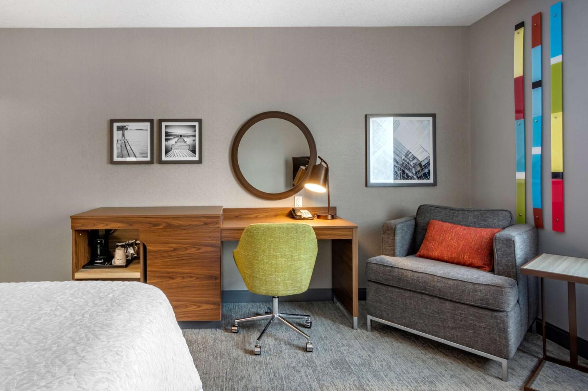 Hampton & Edmonton/west Hotel