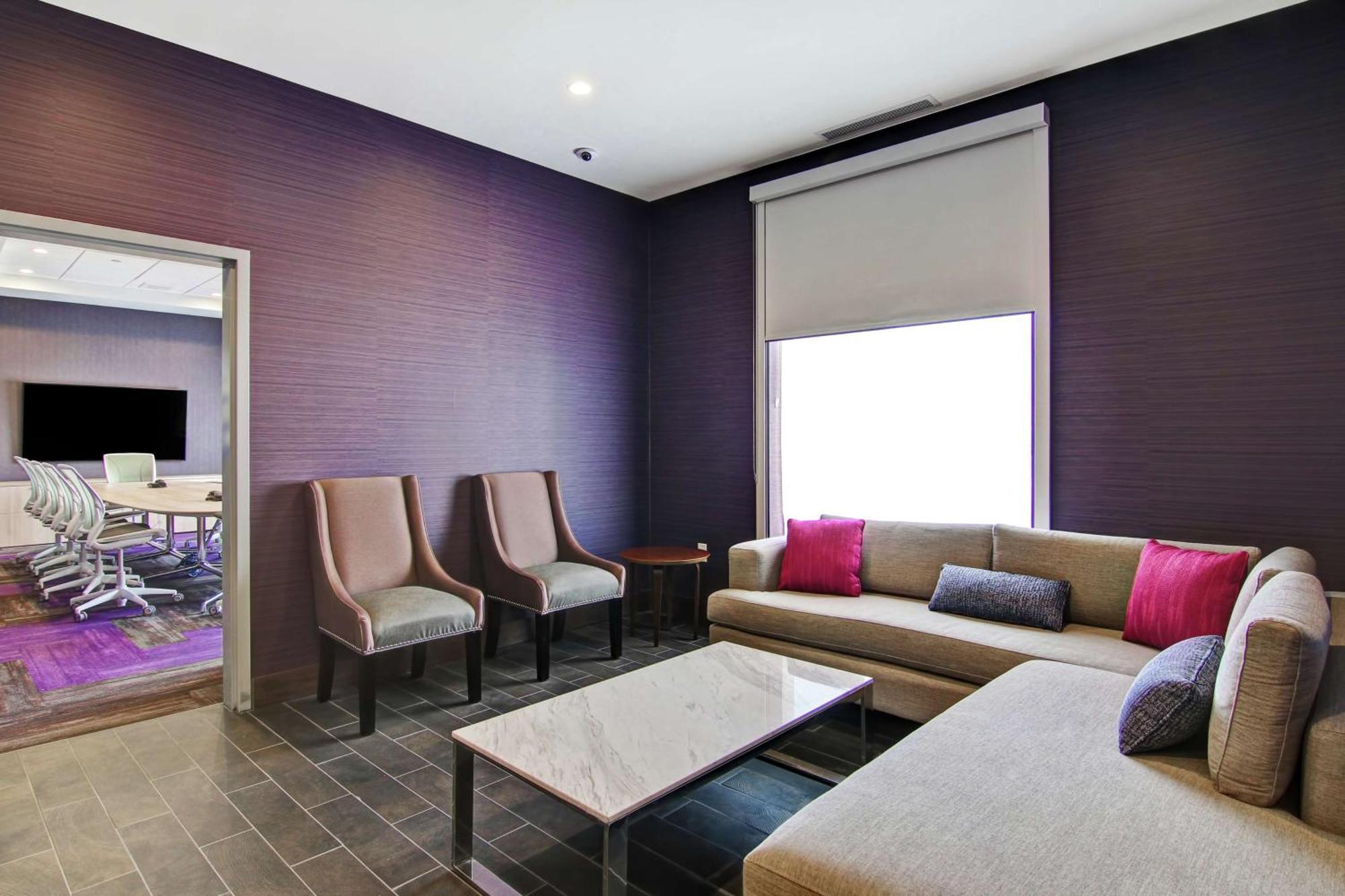 Home2 By Hilton South Edmonton