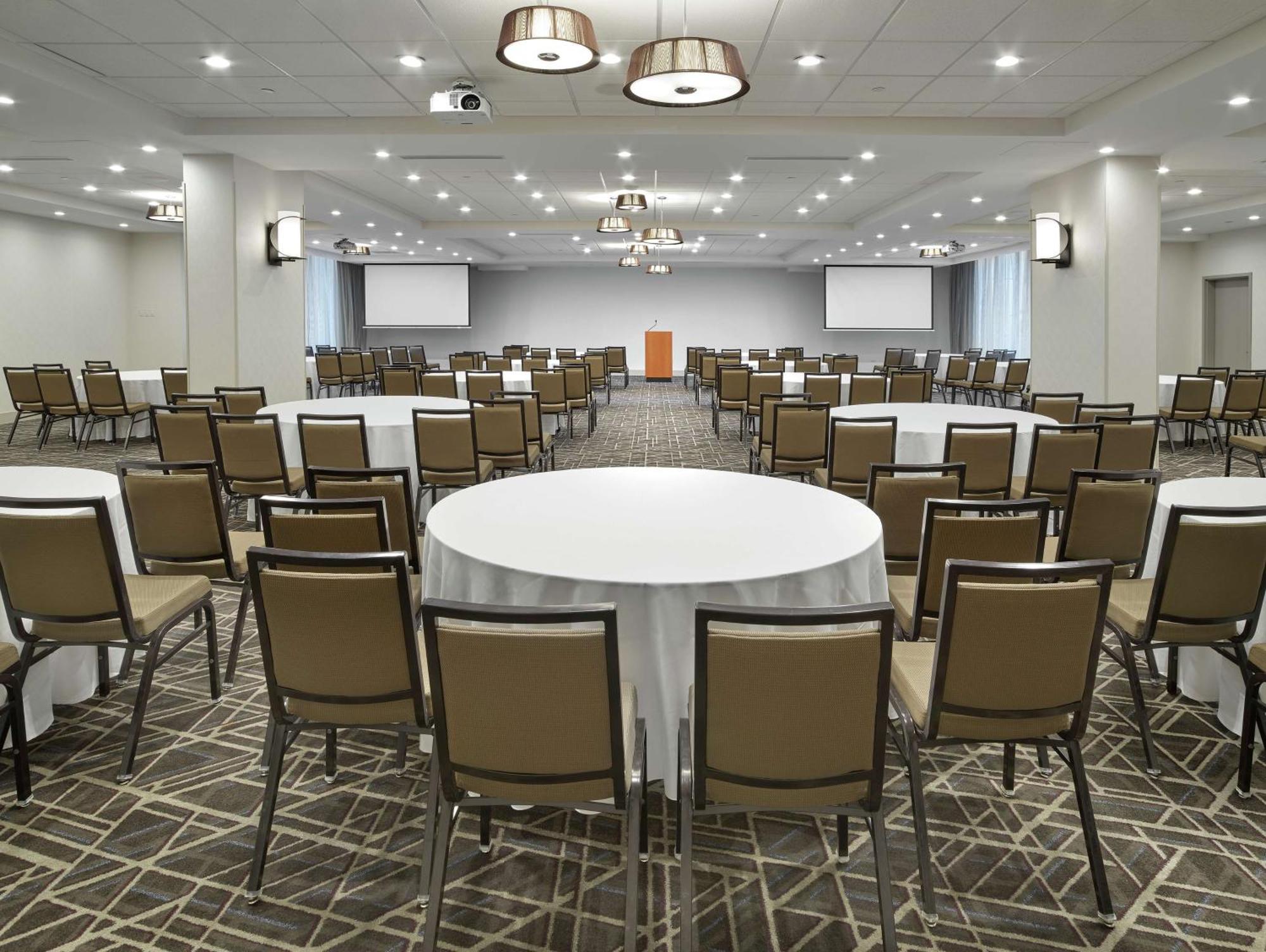 Doubletree By Hilton Downtown Hotel 4*