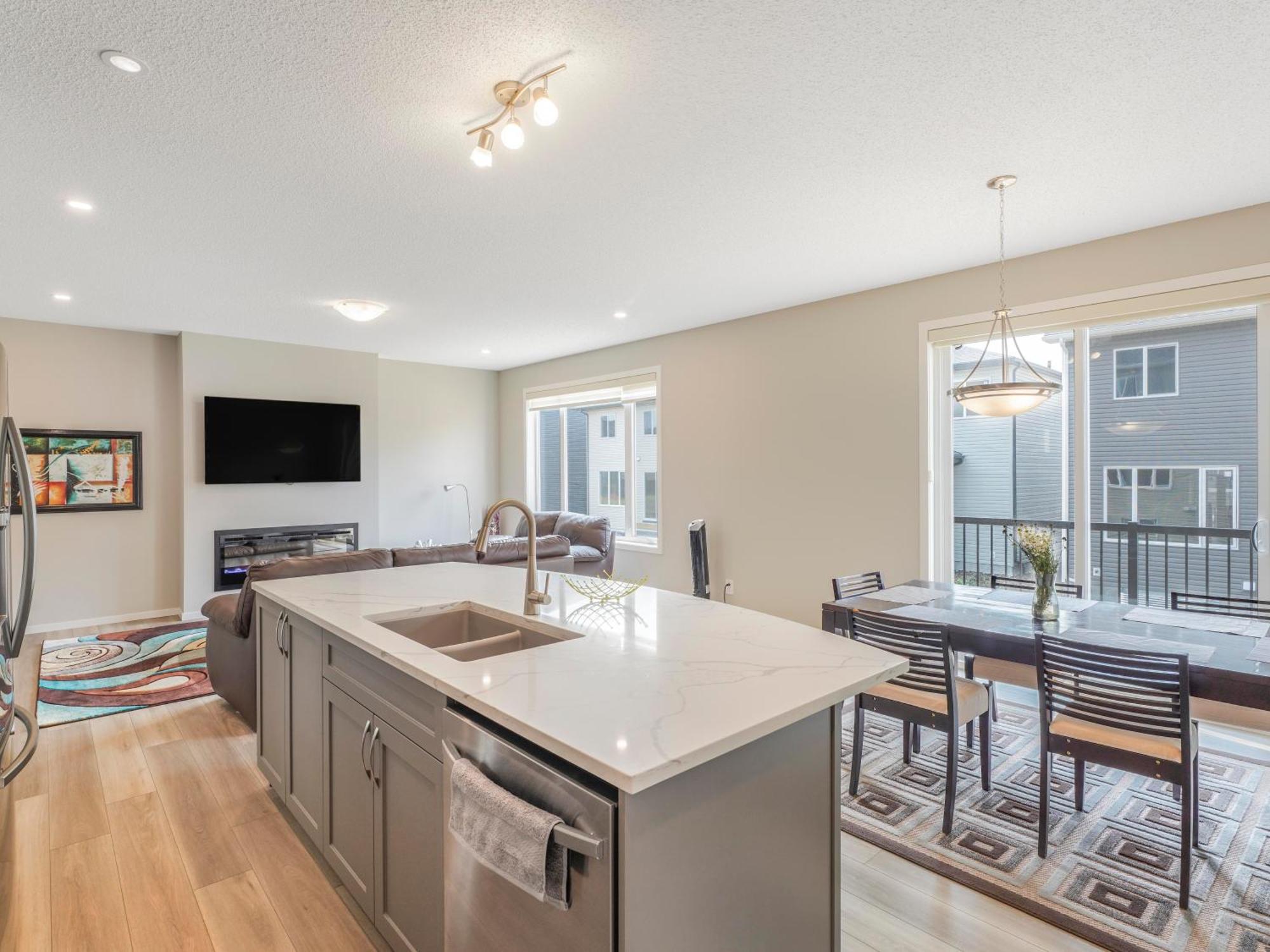 A Cozy 3 Bedroom New House With 2 Living Apartment Edmonton