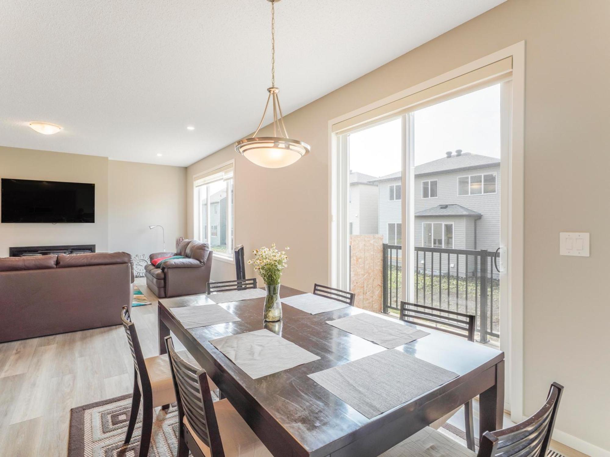 A Cozy 3 Bedroom New House With 2 Living Edmonton