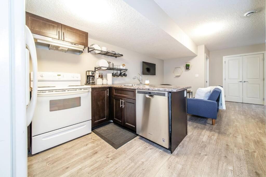 Bright Modern - Netflix - Wifi - Long Apartment