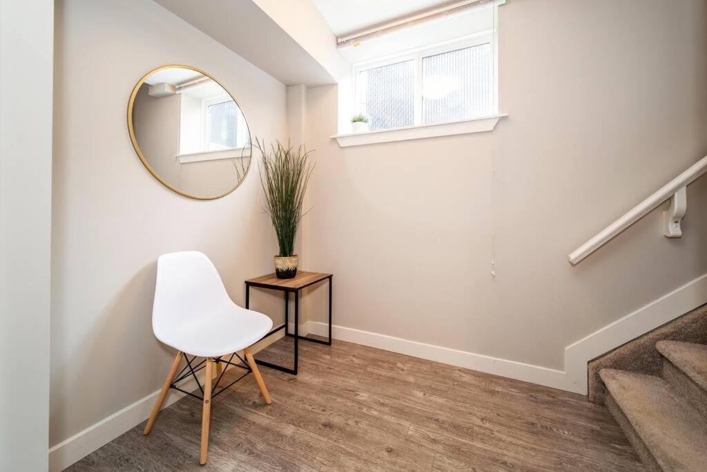 Bright Modern - Netflix - Wifi - Long *