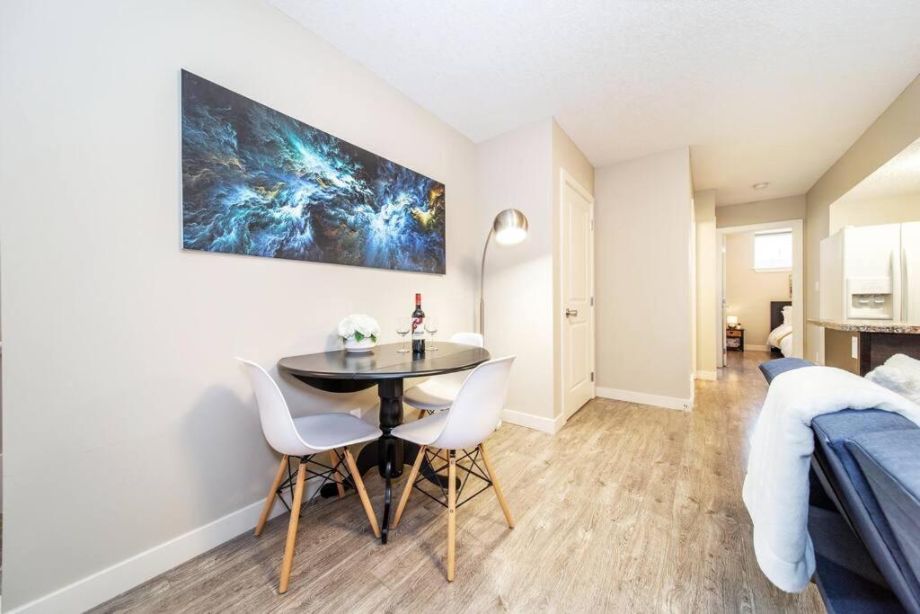 Bright Modern - Netflix - Wifi - Long Apartment