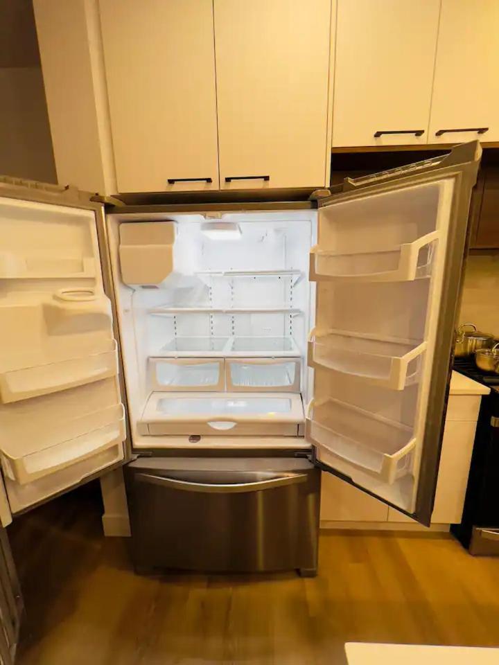 Holiday home M21 Luxurious, Downtown River Valley Home, Centrally Located, Close To Everything *