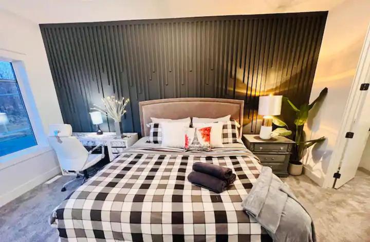 Holiday home M21 Luxurious, Downtown River Valley Home, Centrally Located, Close To Everything Edmonton