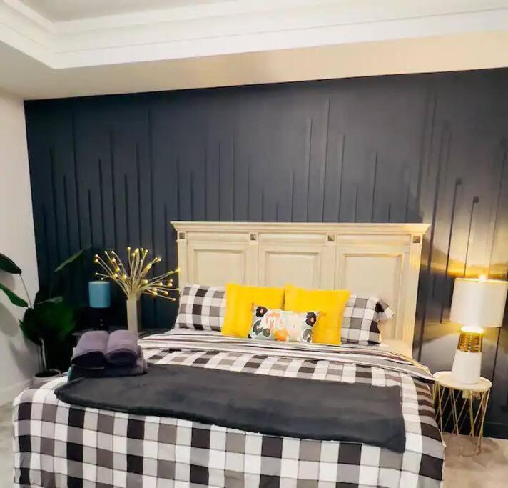 M19 Stylish Modern Downtown * Edmonton