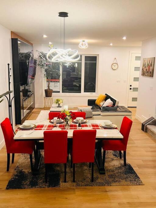 M19 Stylish Modern Downtown *