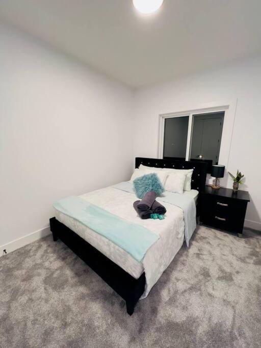 M19 Stylish Modern Downtown Holiday home