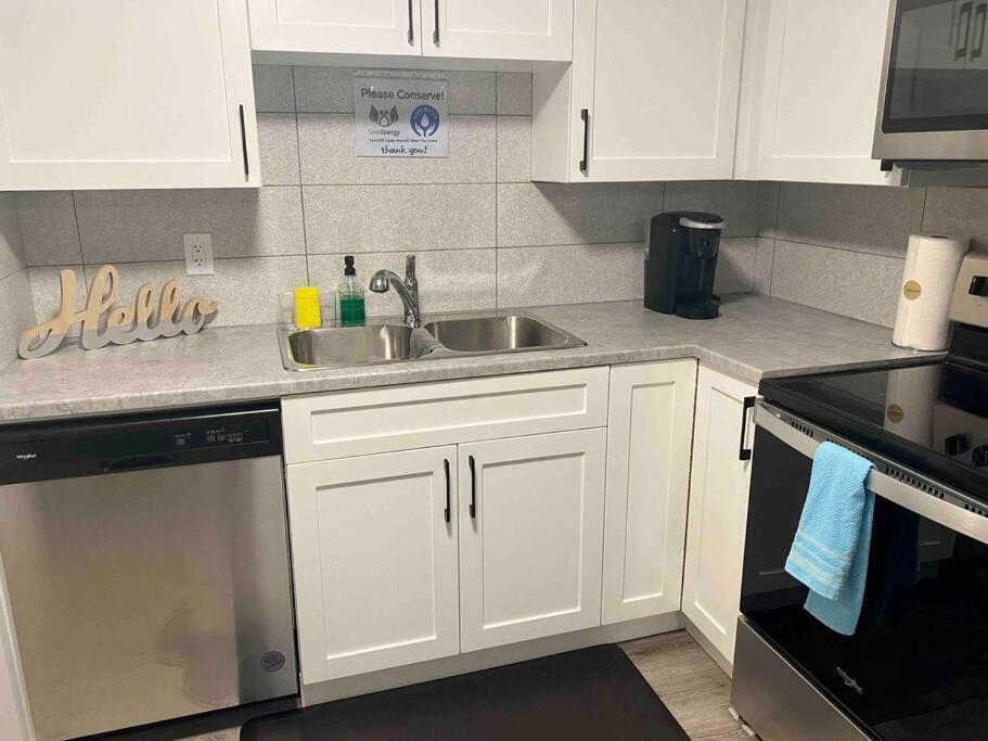 Apartment Folte's Away From 2 Bedrm Basement