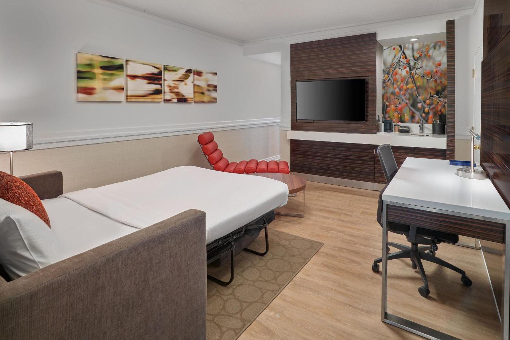 Delta By Marriott Centre Hotel 4*
