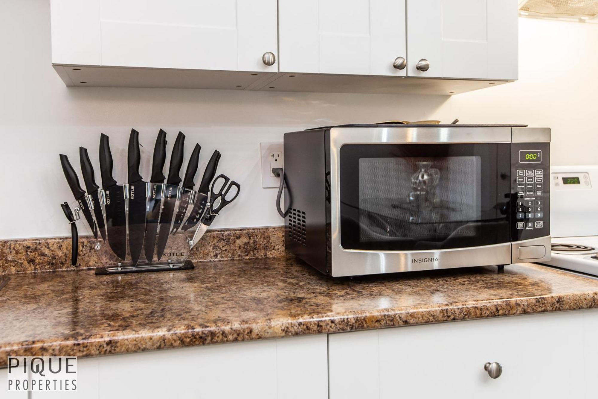 Executive - Long Welcome - Garage Parking - Free Wifi & Netflix Holiday home Edmonton