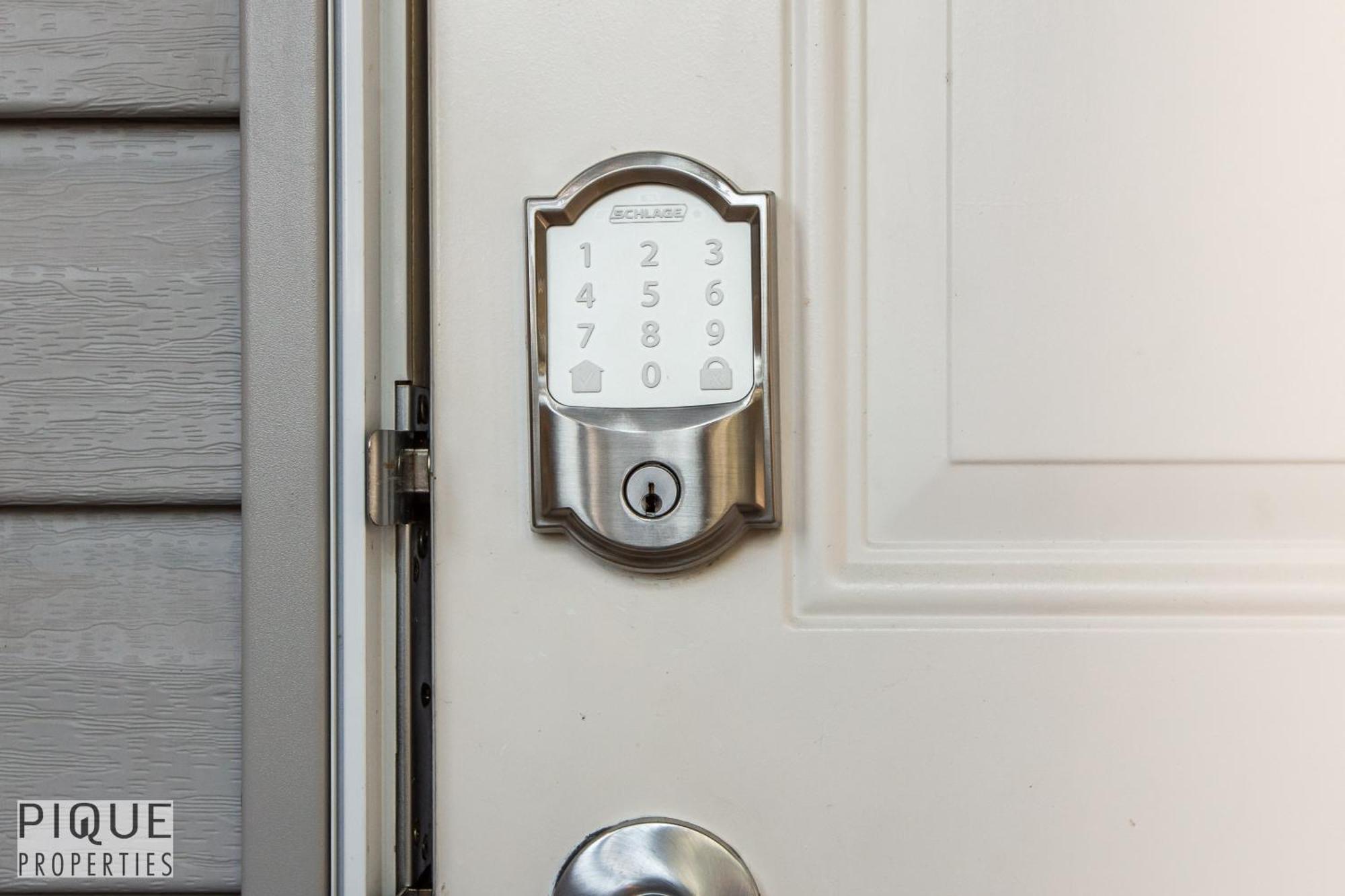 Executive - Long Welcome - Garage Parking - Free Wifi & Netflix Holiday home *
