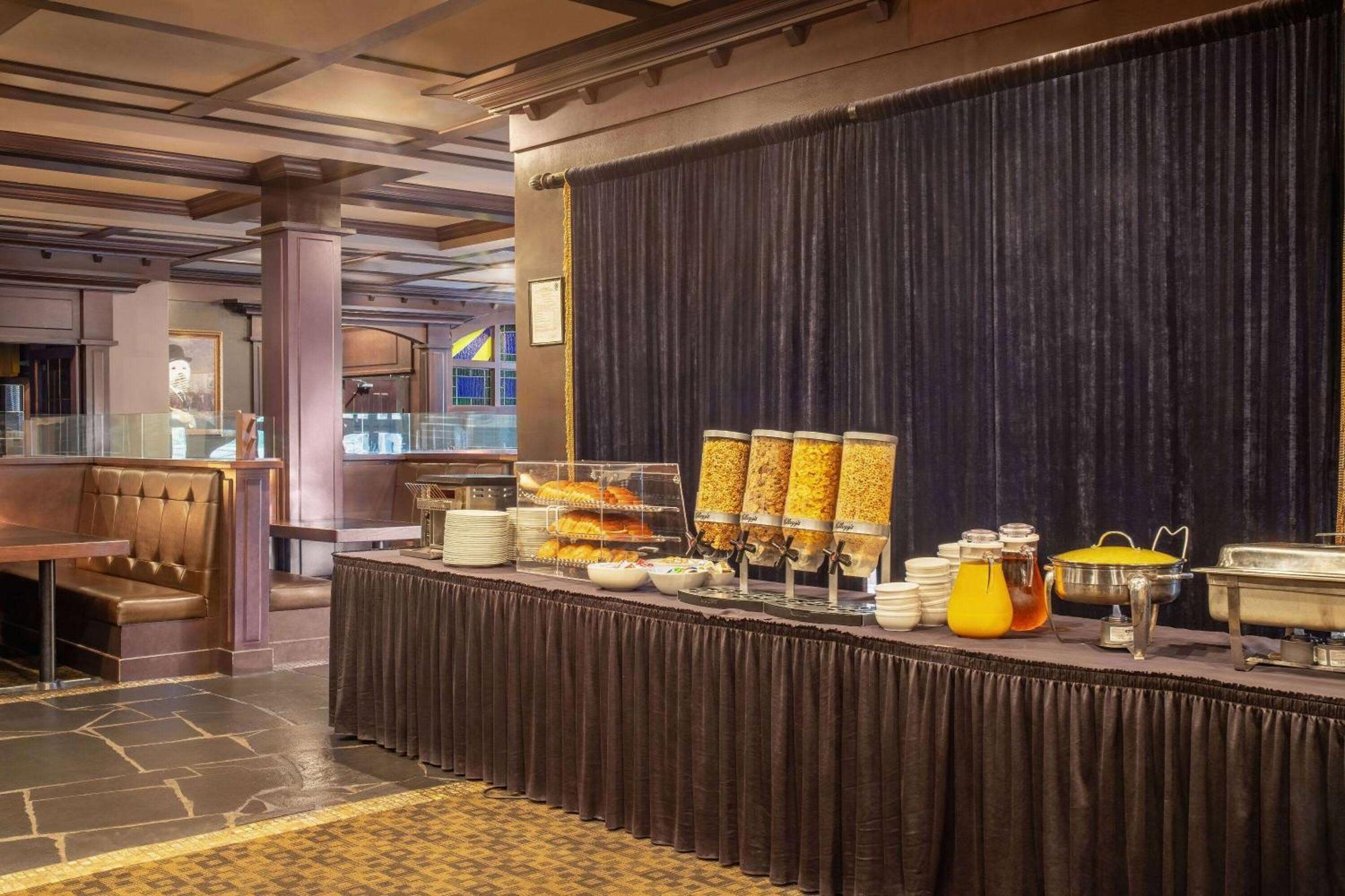 Hotel Days & By Wyndham West Edmonton