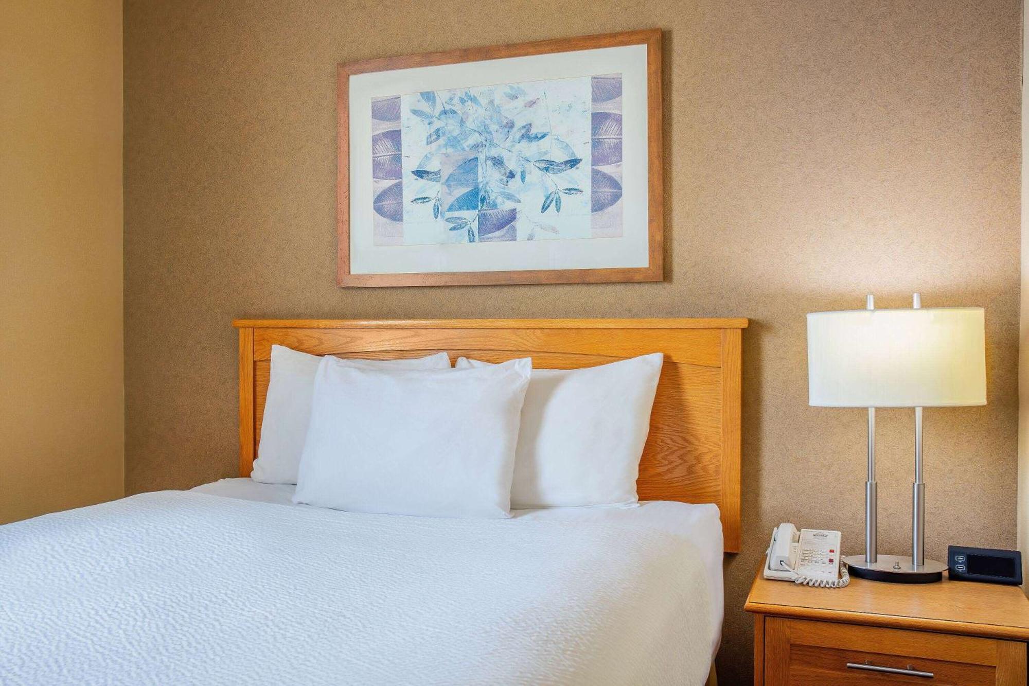 Days & By Wyndham West 3* Edmonton