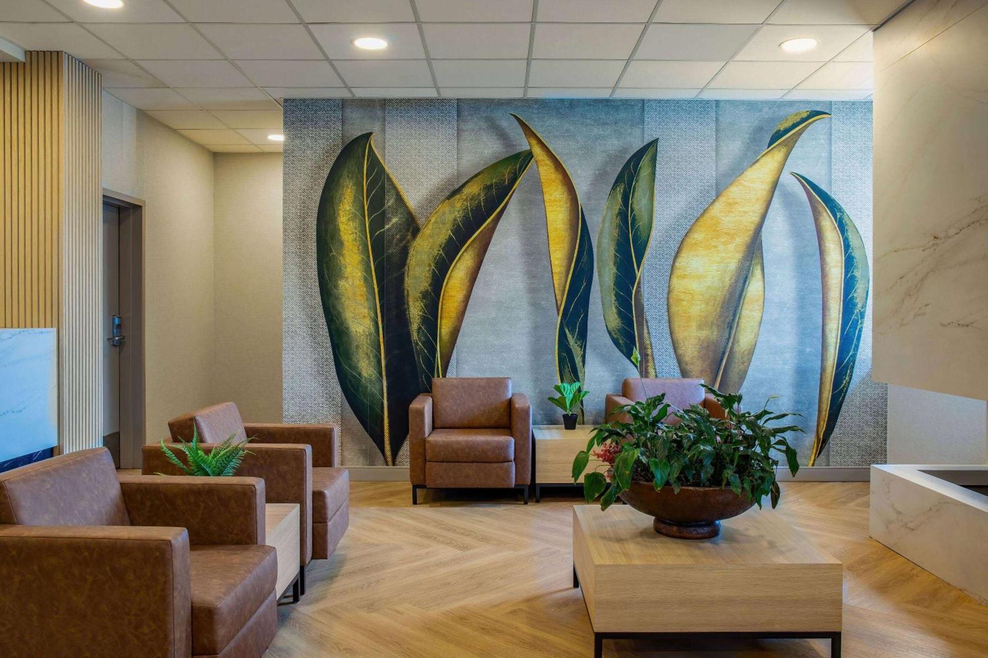 Days & By Wyndham West Hotel Edmonton