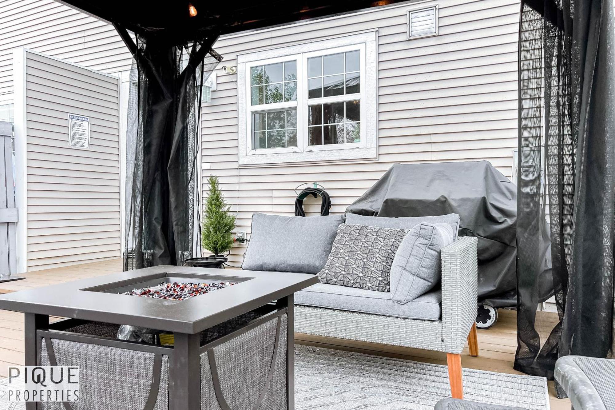 5 Bedroom Nordic Home, Pet Friendly, Garage, Wifi, Foosball!