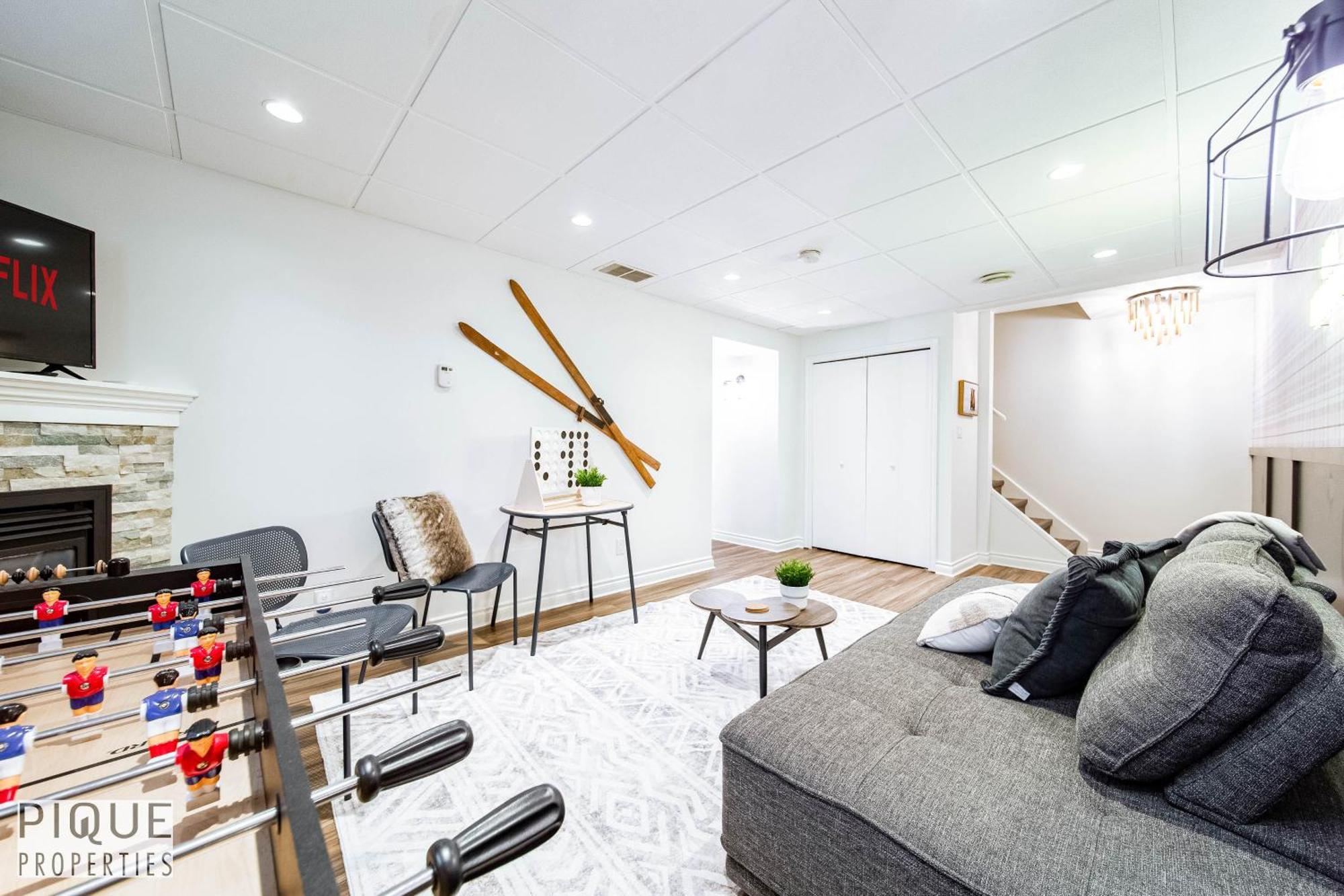 Holiday home 5 Bedroom Nordic Home, Pet Friendly, Garage, Wifi, Foosball!