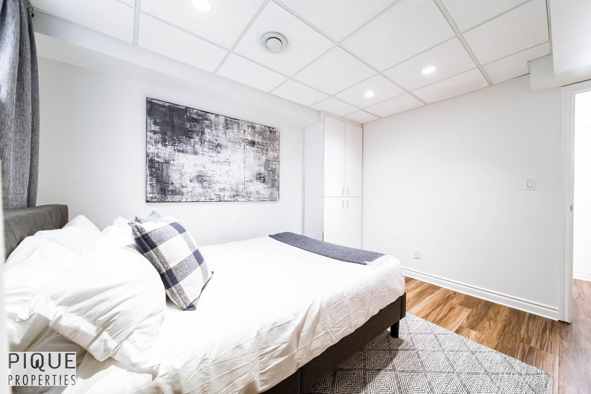 Holiday home 5 Bedroom Nordic Home, Pet Friendly, Garage, Wifi, Foosball! *