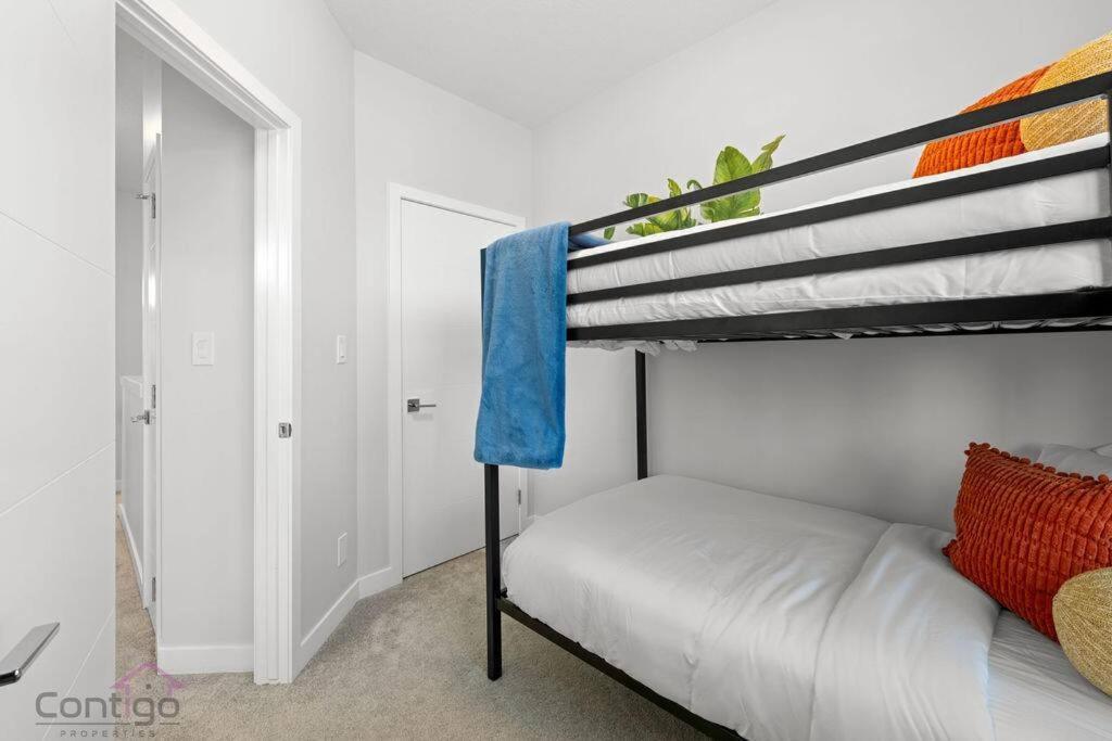 Urban Jungle Getaway, Aircon, 10min To Dt & Wem! * Edmonton