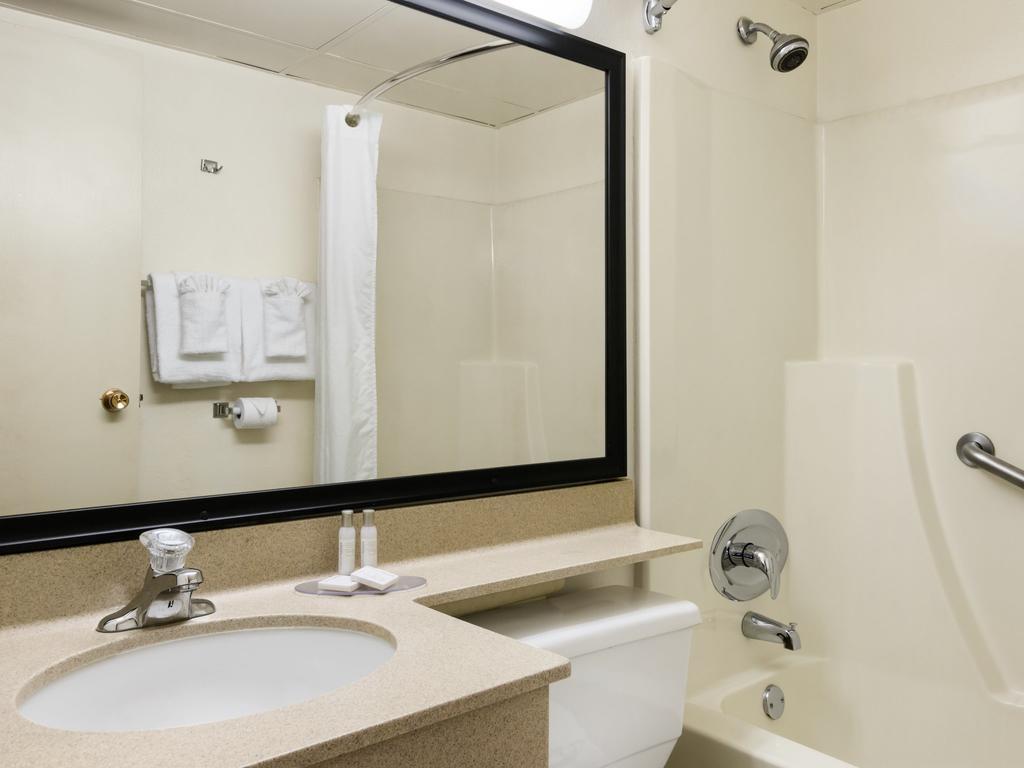 Travelodge By Wyndham South 3*