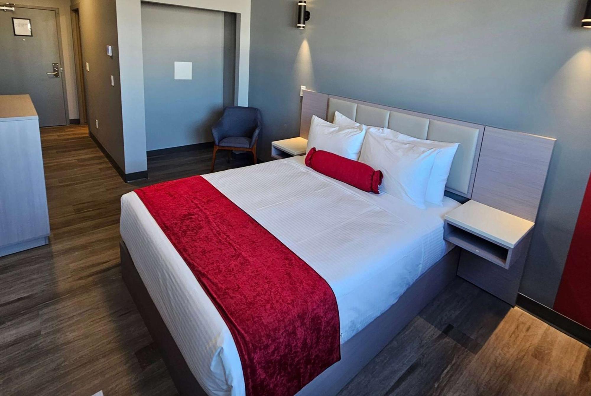 Ramada By Wyndham West & Edmonton