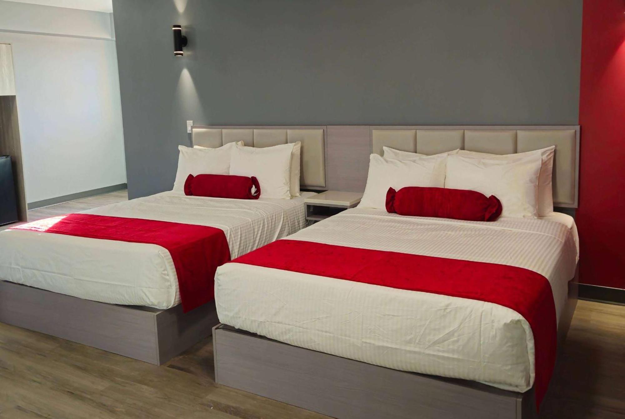 Ramada By Wyndham West & Hotel 3*