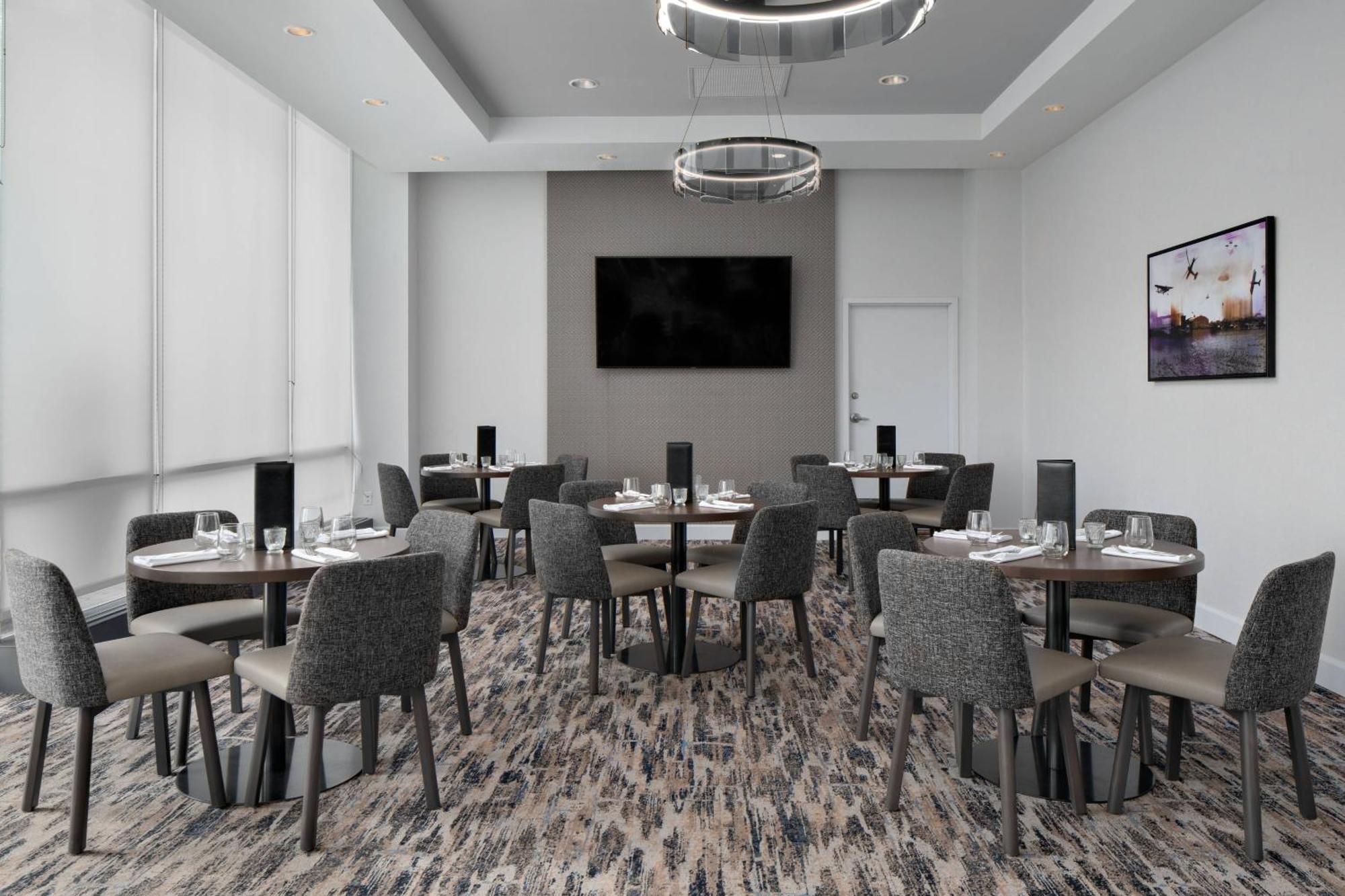 Hotel Courtyard By Marriott Downtown Edmonton