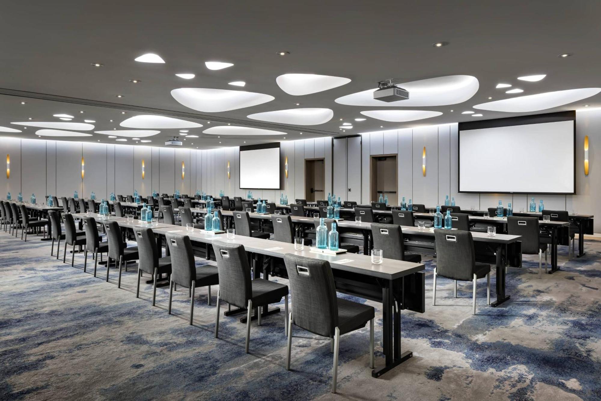 Jw Marriott Ice District Hotel Edmonton