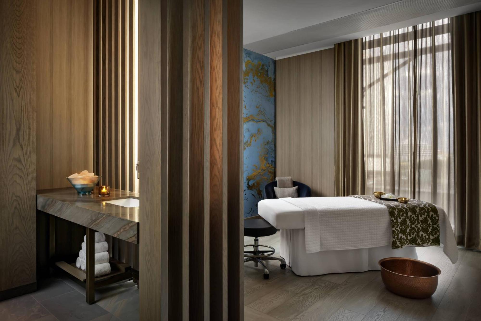 Hotel Jw Marriott Ice District Edmonton