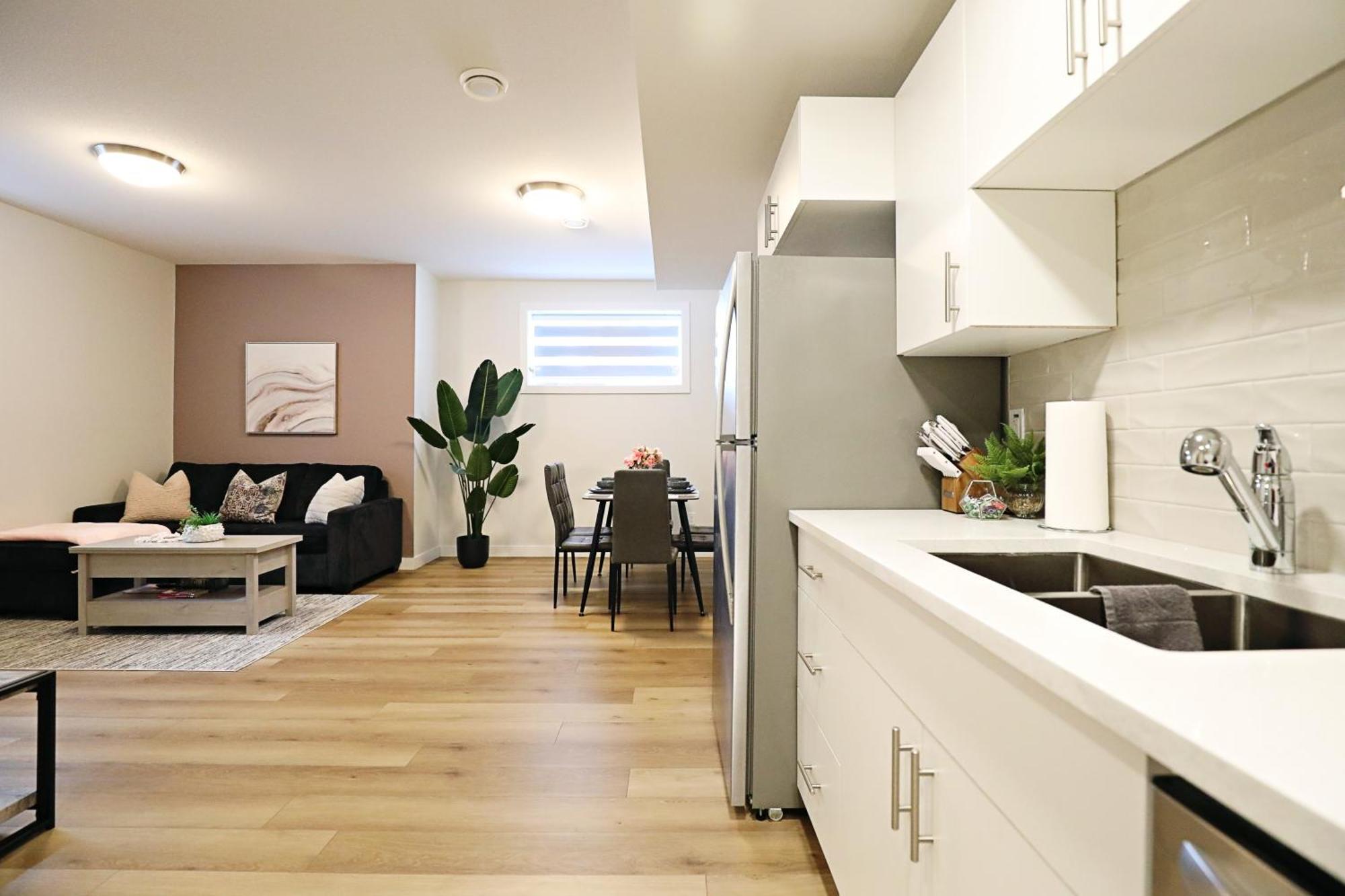 Downtown King Beds,long Stays,disney+ Edmonton