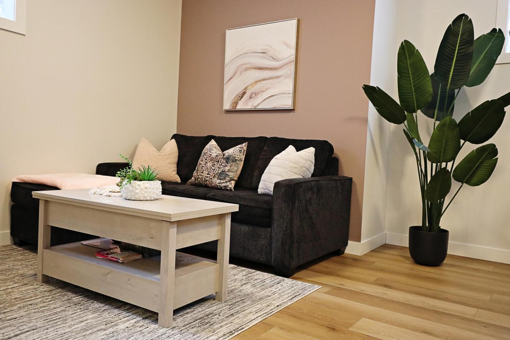 Downtown King Beds,long Stays,disney+ * Edmonton