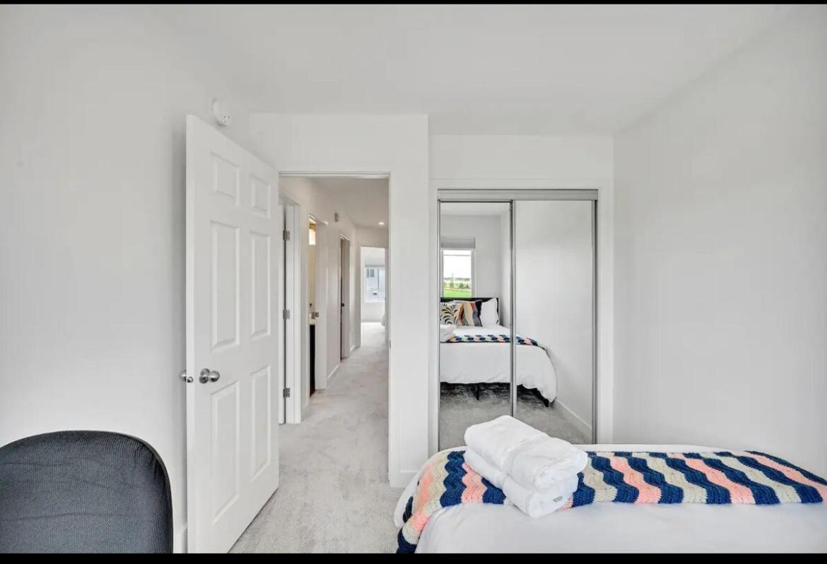 3 Bedroom In Glenridding Area Edmonton