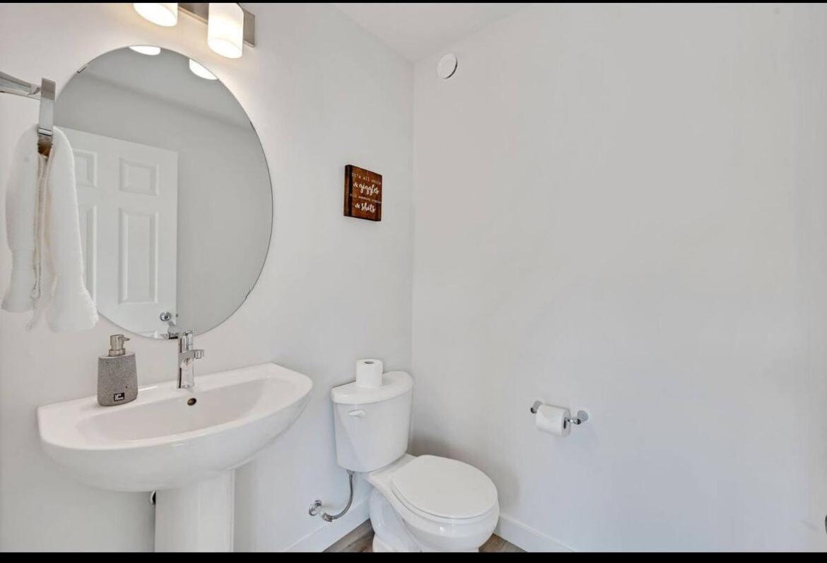 3 Bedroom In Glenridding Area * Edmonton