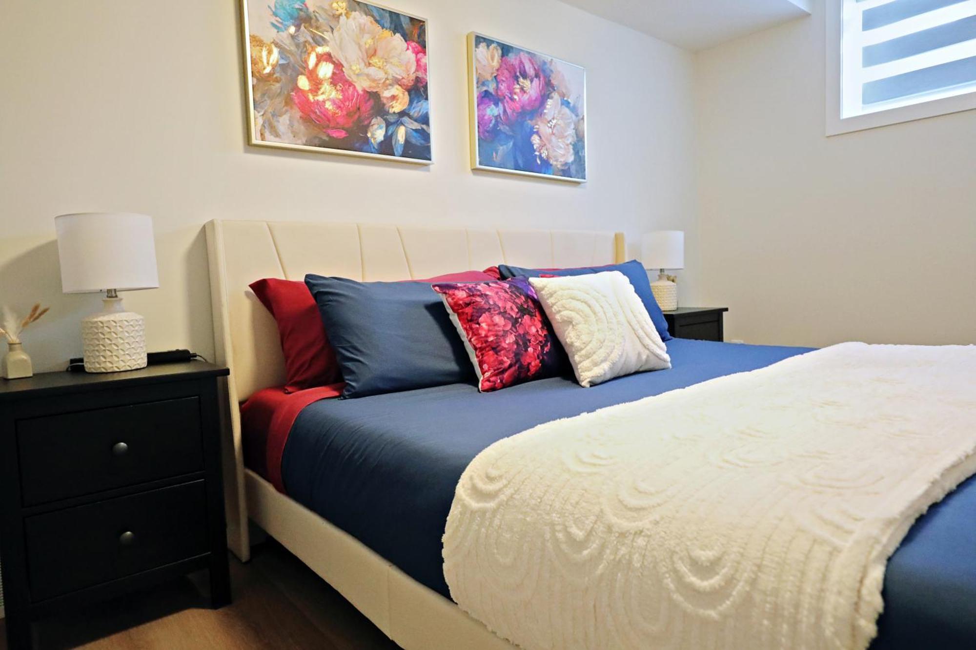 Downtown King Beds,long Stays,disney+ Holiday home Edmonton