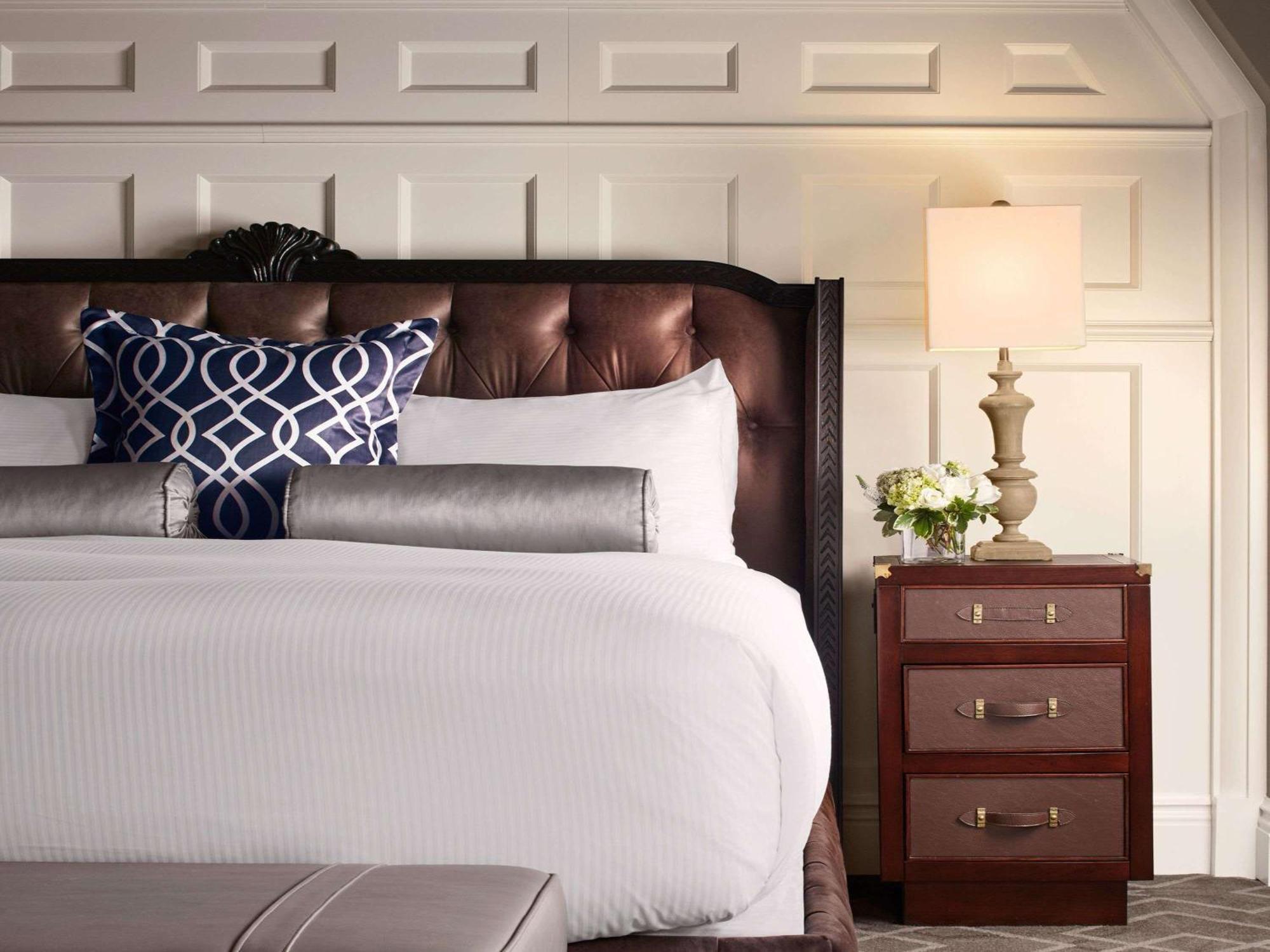 Hotel Fairmont Macdonald 4*