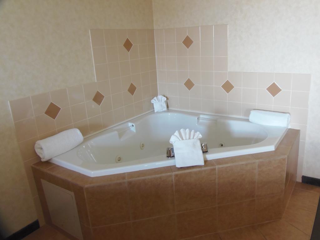 Rosslyn & 3* Edmonton