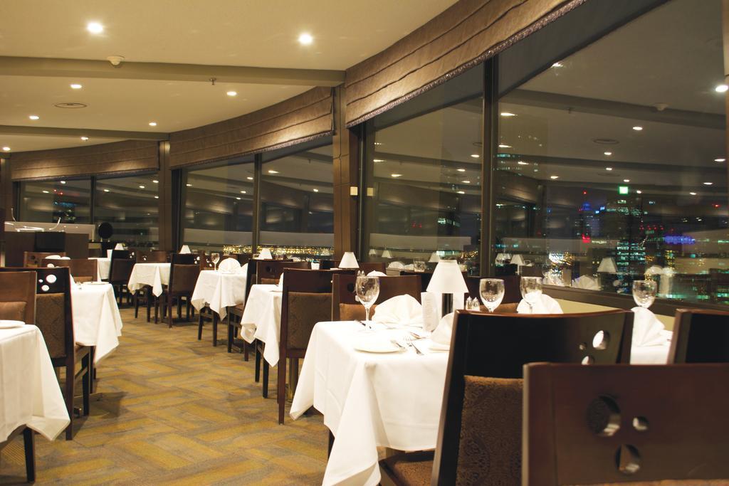 Chateau Lacombe Hotel