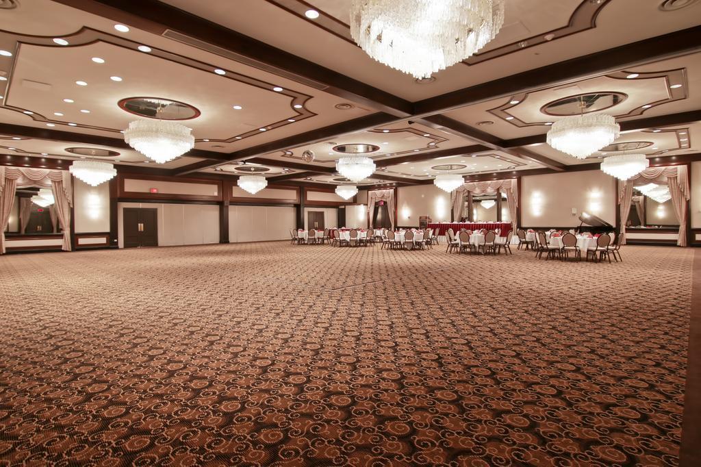 Chateau Lacombe Hotel