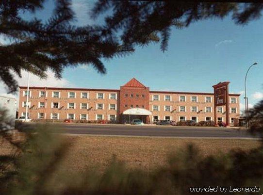 West Mall Inn 2*