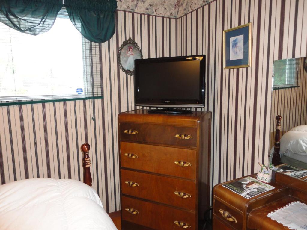 Northern Lights Bed & Breakfast * Edmonton