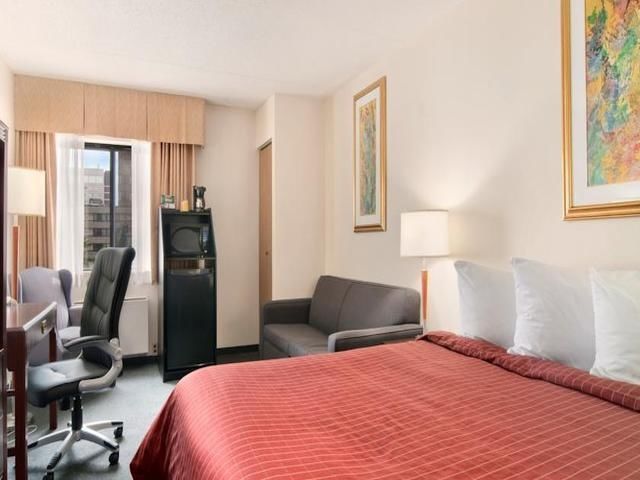 Travelodge By Wyndham South