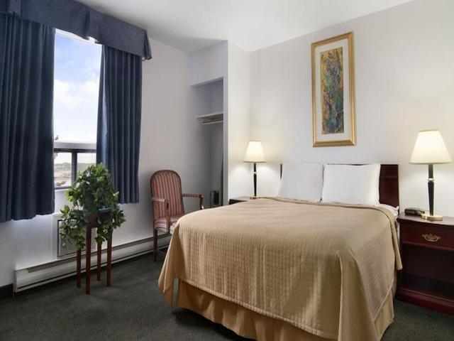 Travelodge By Wyndham South Hotel 3*