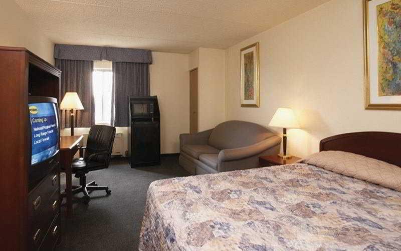Travelodge By Wyndham South Hotel 3*