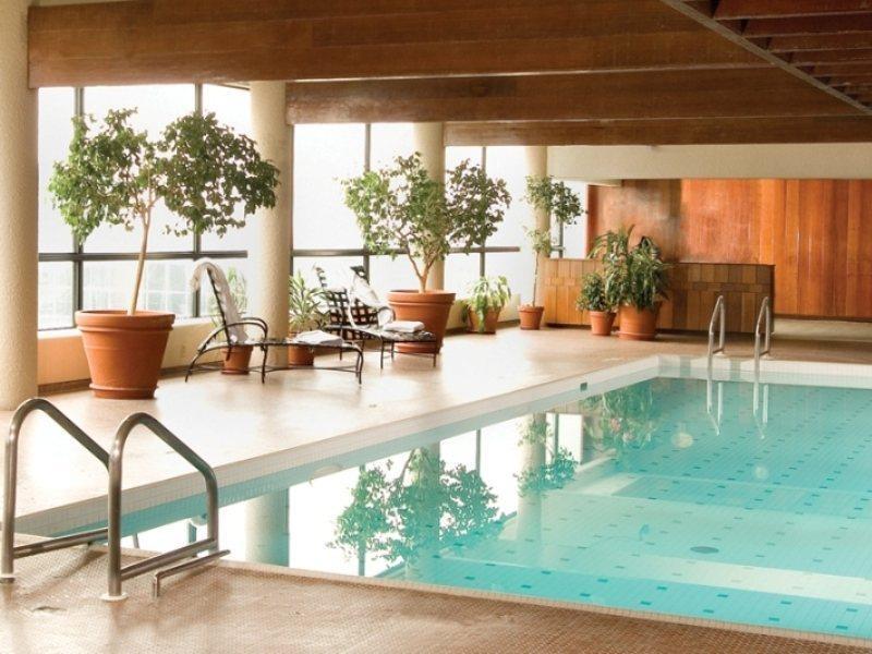 Hotel Sandman Signature Downtown 4*