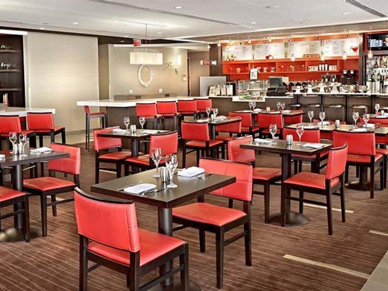 Courtyard By Marriott Downtown Edmonton