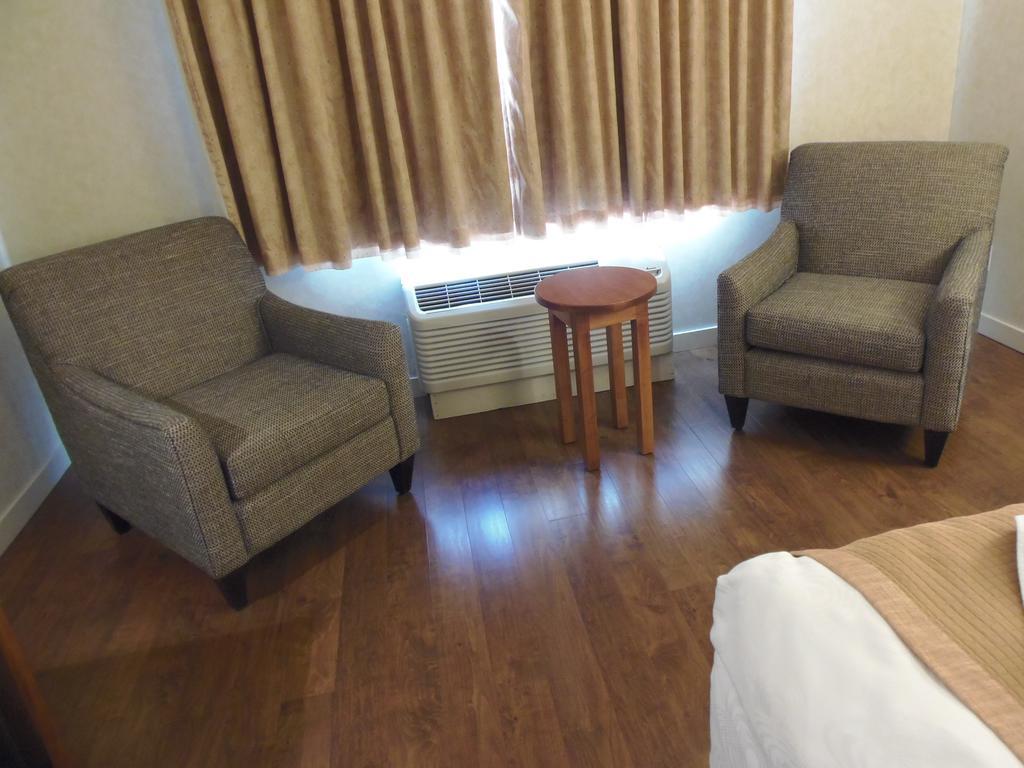 Rosslyn & Hotel 3*
