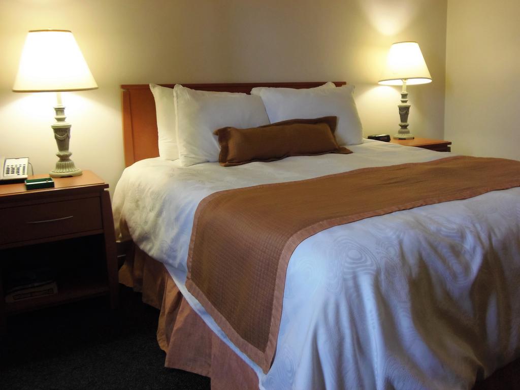 Rosslyn & Hotel 3*